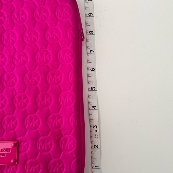 Michael Kors iPad case - Picture 5 of 6